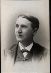 Portrait de Thomas Edison (1847-1931), physicien américain